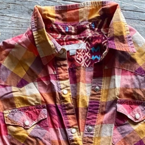 Tin Haul Tops - Ladies Tin Hall, medium, pearl button snaps, fitted dress shirt